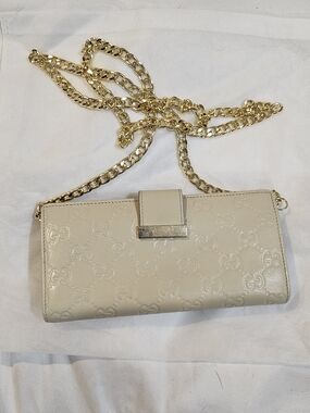 SPECIAL *** Gucci Cream GG Embossed Wallet